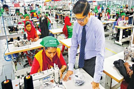 Duties and responsibilities of production manager in apparel industry